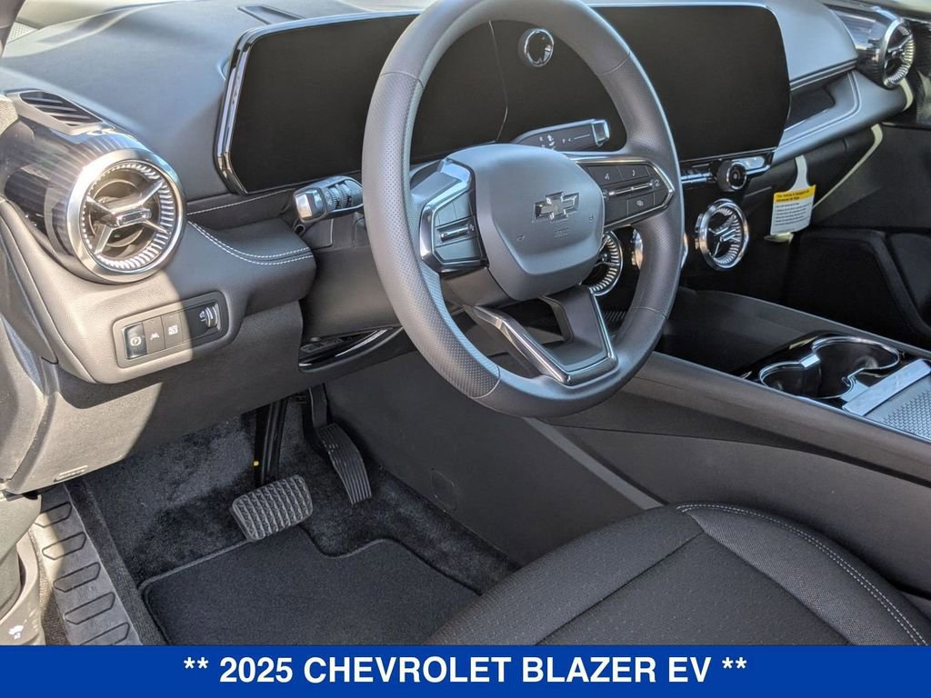 New 2025 Chevrolet Blazer EV LT w/ Midnight/Sport Edition image 15