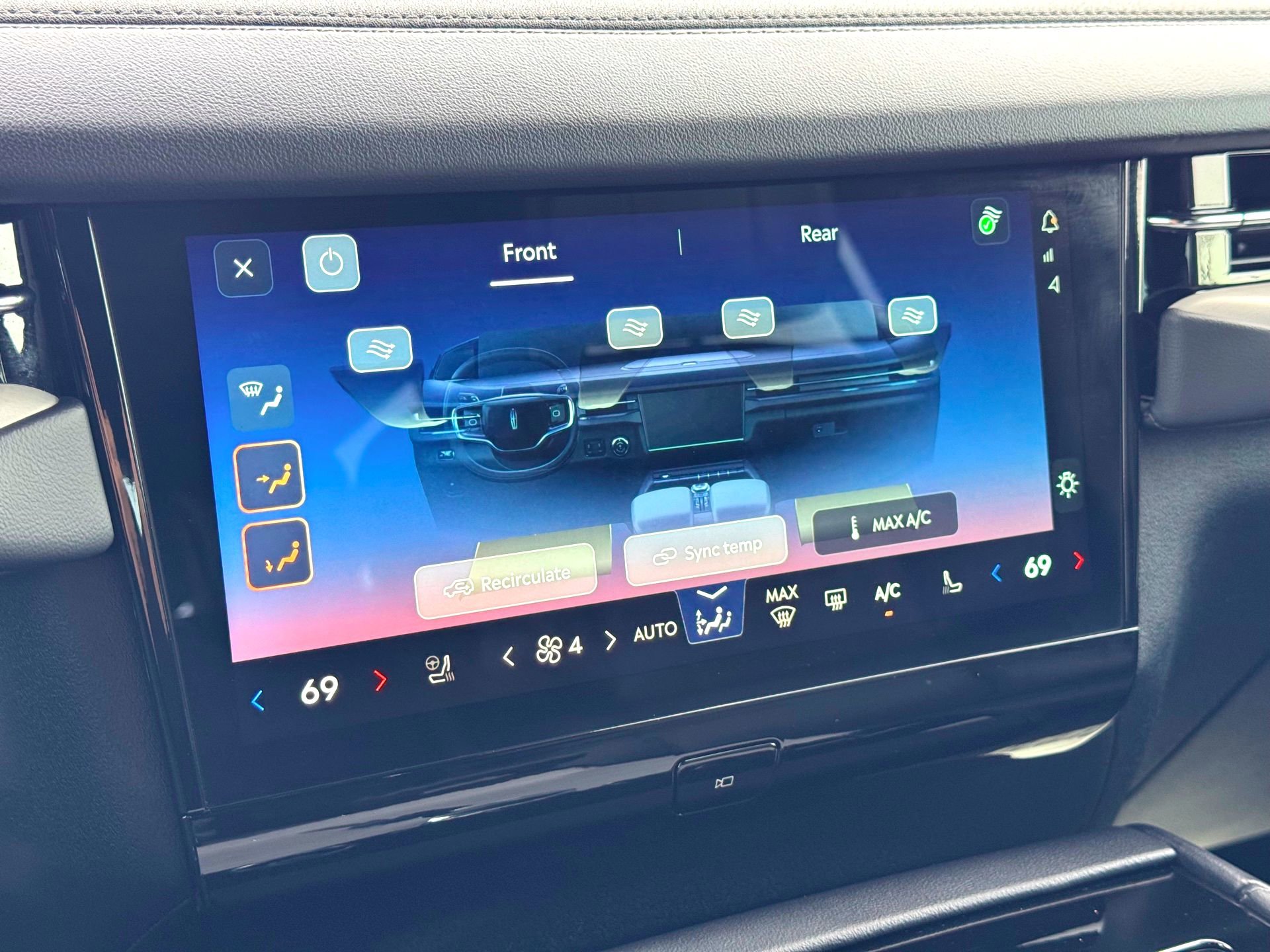 Used 2025 Lincoln Navigator Reserve w/ Jet Appearance Package image 44