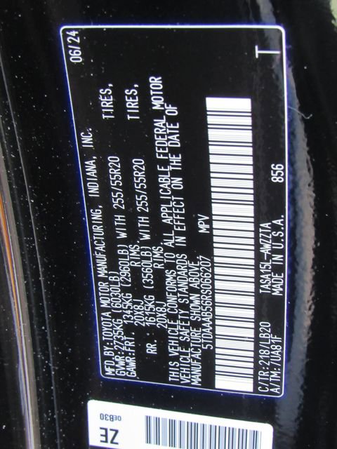 Used 2024 Toyota Grand Highlander AWD image 24