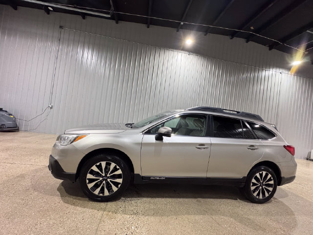 Used 2017 Subaru Outback 2.5i Limited AWD/4WD image 2