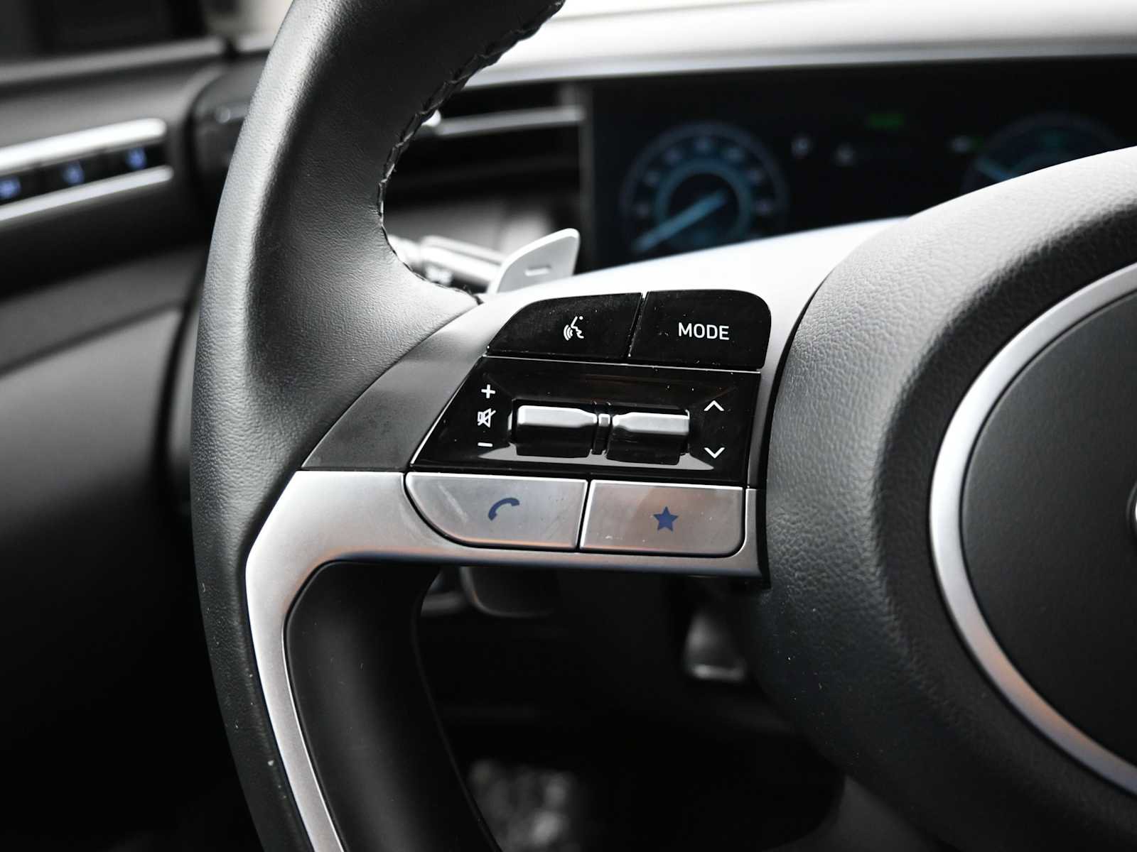 Used 2023 Hyundai Tucson Limited w/ Cargo Package image 13