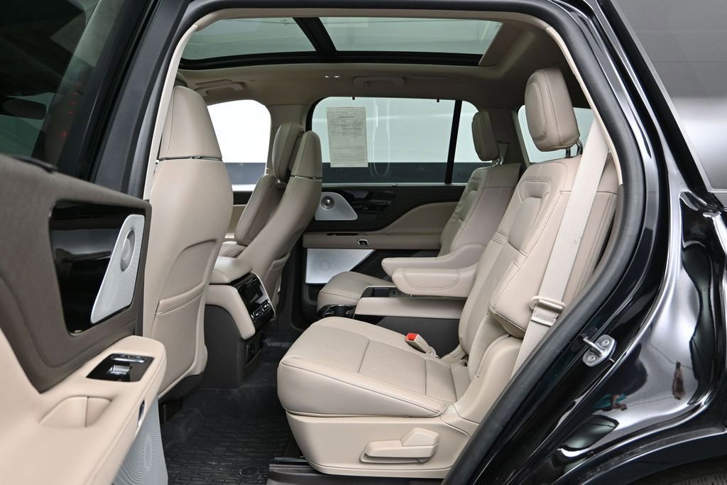 Used 2024 Lincoln Aviator Reserve w/ Equipment Group 201A AWD/4WD image 25