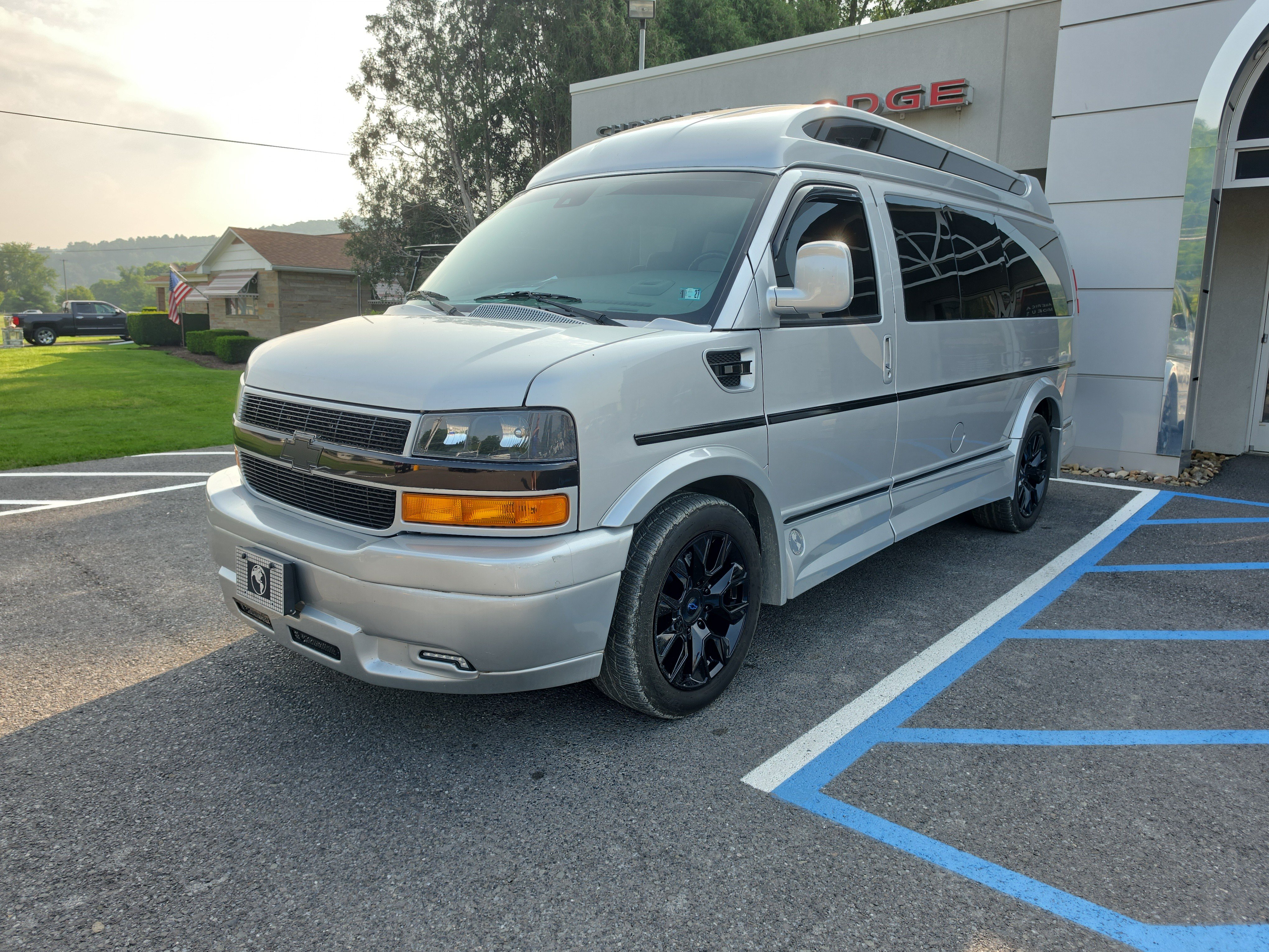 Used 2021 Chevrolet Express 2500 LS w/ Enhanced Convenience Package RWD image 12