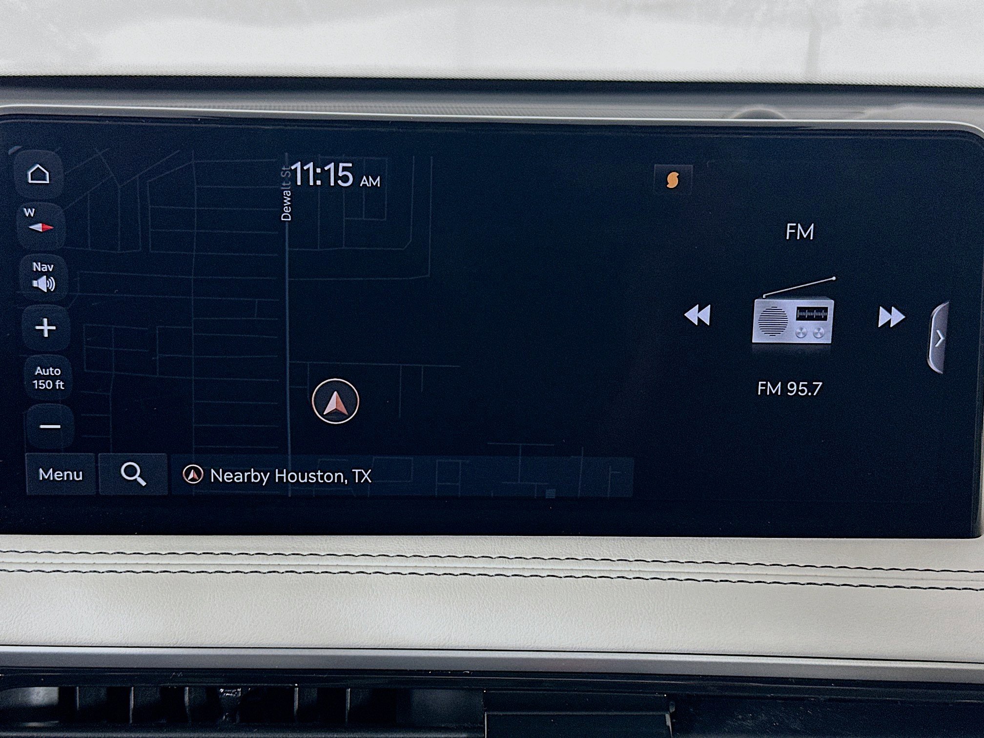 Used 2025 Genesis G70 2.5T image 22