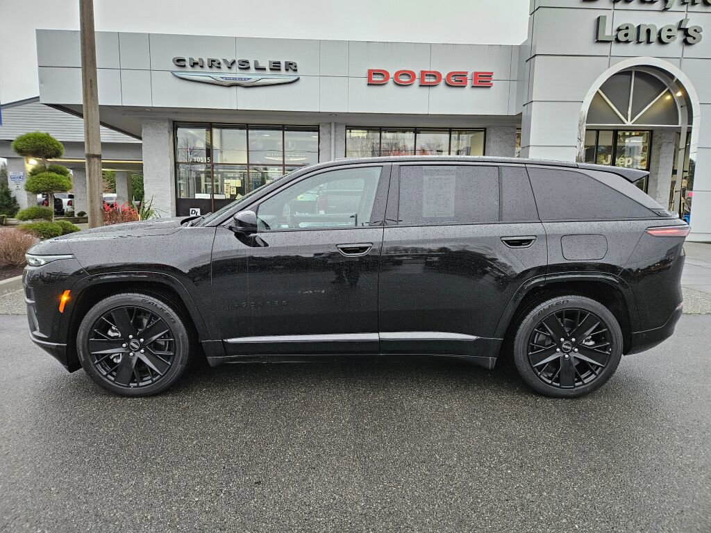 Used 2024 Jeep Wagoneer Launch Edition image 2