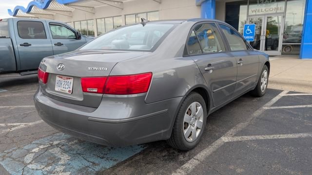 Used 2009 Hyundai Sonata GLS FWD image 2