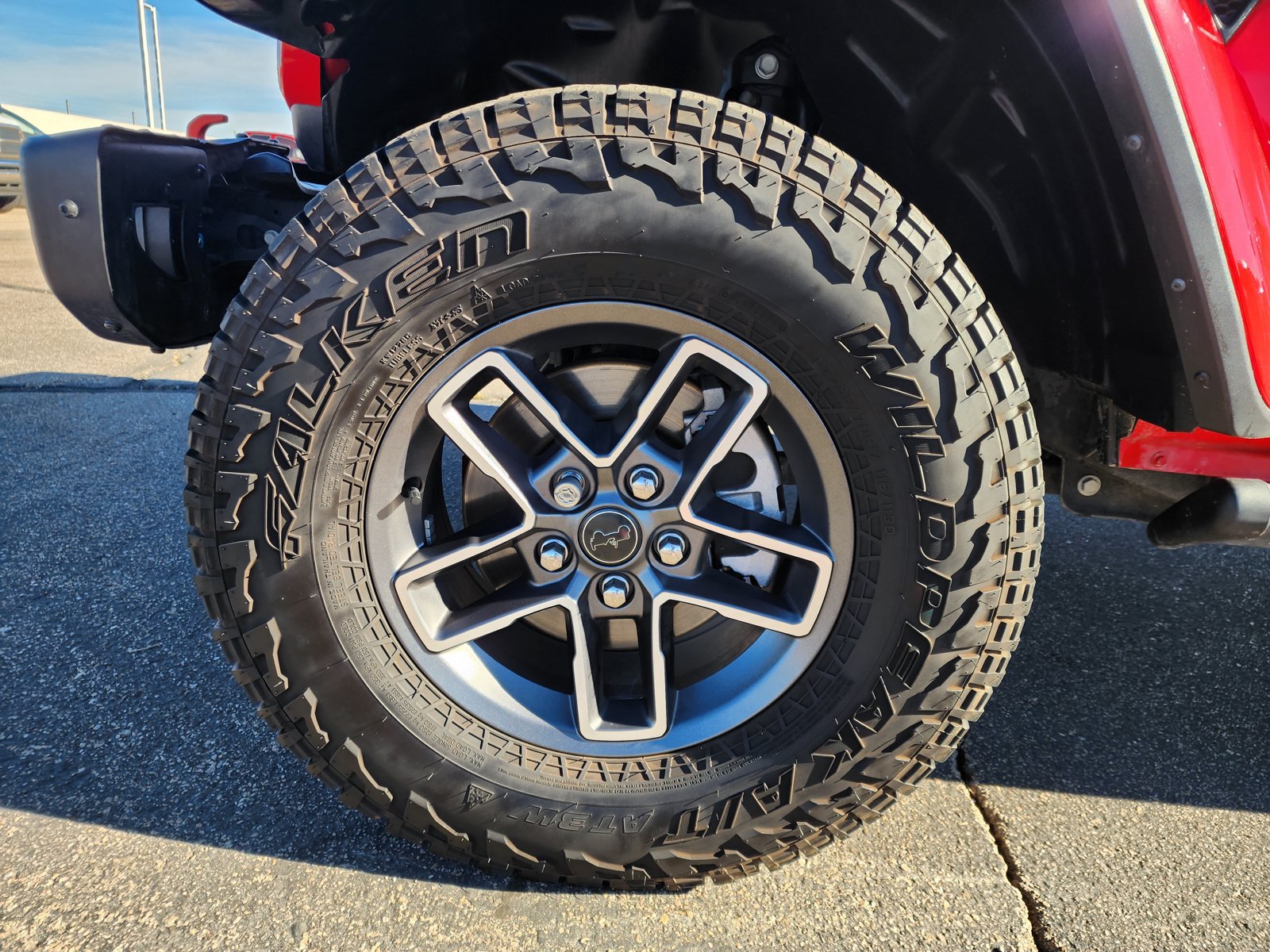 Used 2025 Jeep Gladiator Mojave AWD/4WD image 15
