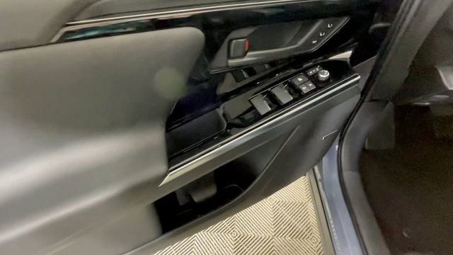 Used 2023 Subaru Solterra AWD image 21