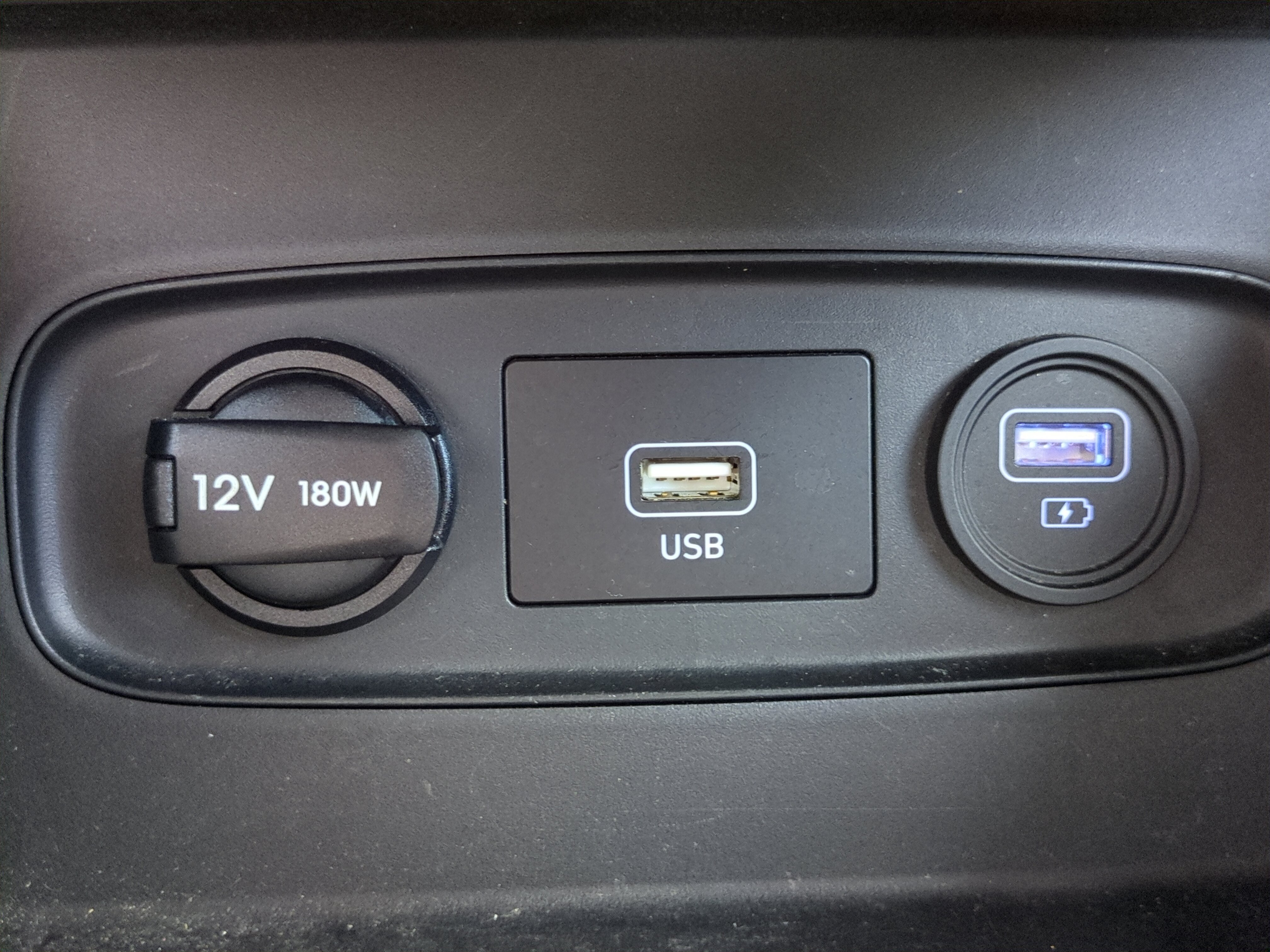 Certified 2021 Hyundai Venue SEL image 18