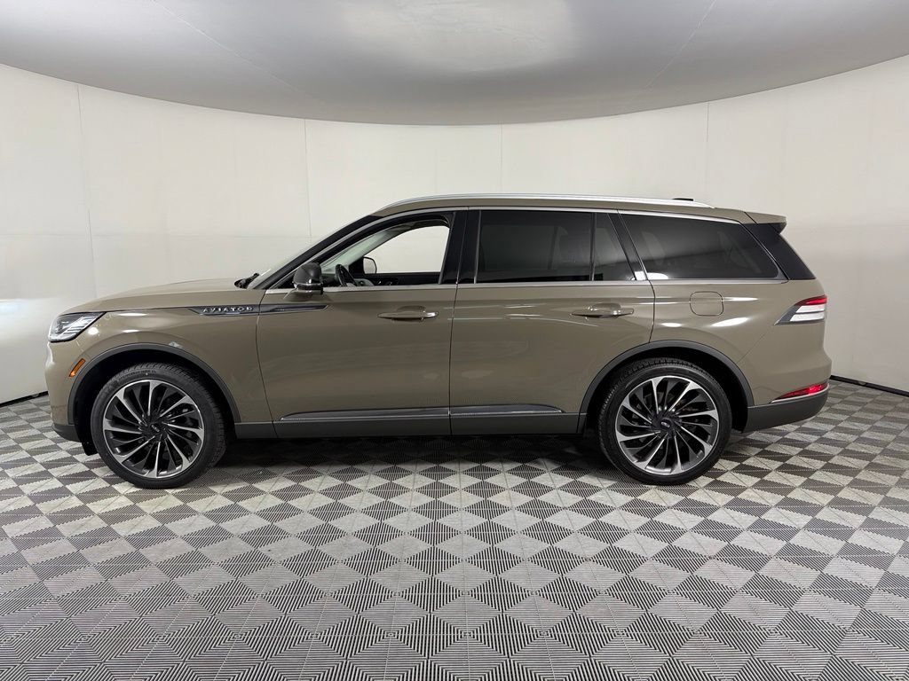 Used 2025 Lincoln Aviator Reserve w/ Equipment Group 201A AWD/4WD image 8