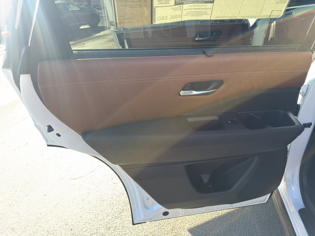 New 2026 Nissan Pathfinder Platinum image 32