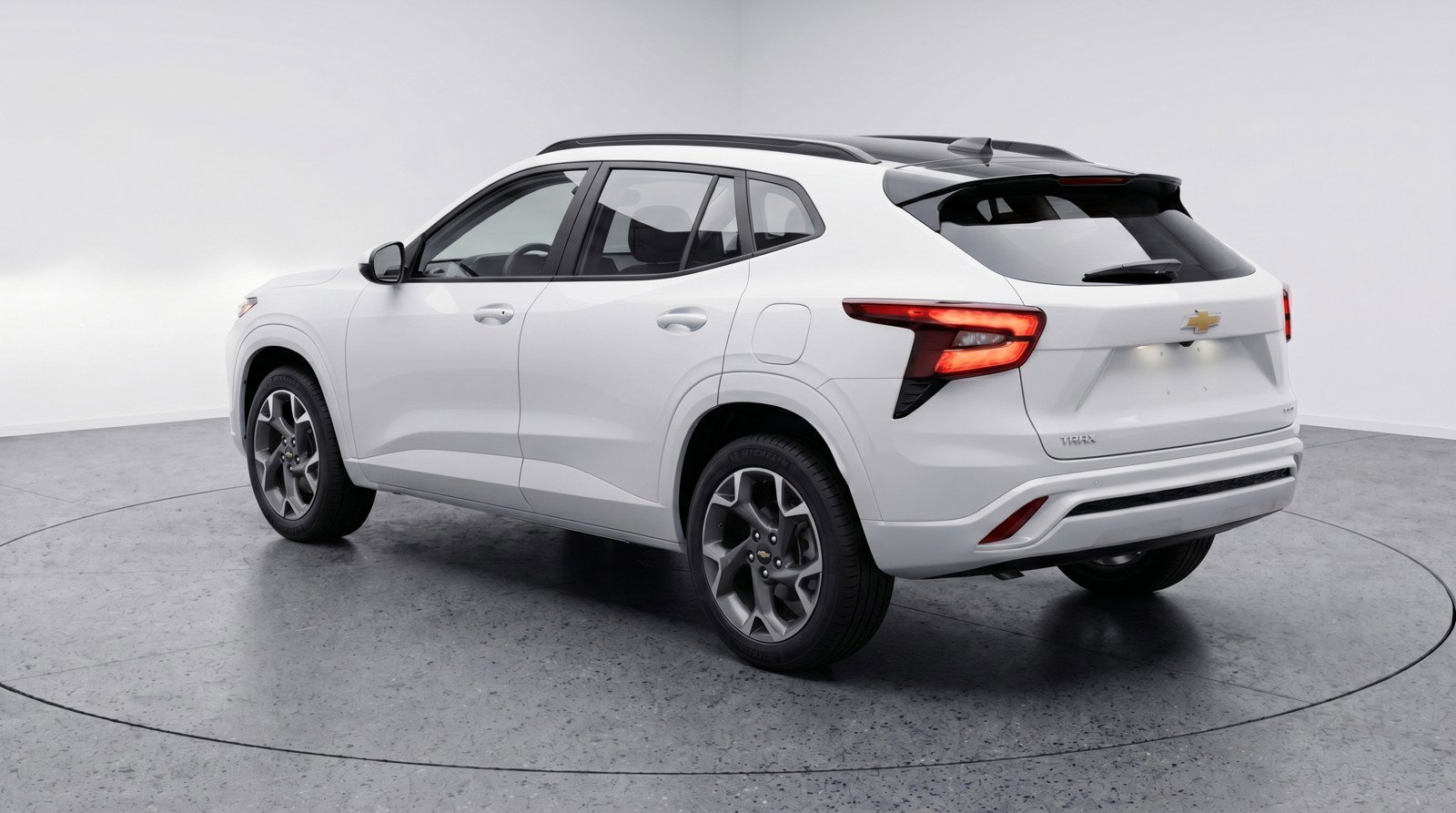 Used 2025 Chevrolet Trax LT FWD image 6