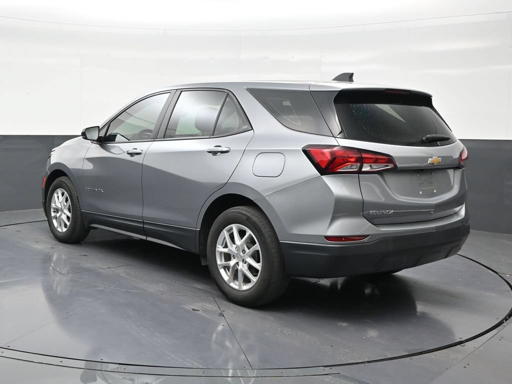 Used 2024 Chevrolet Equinox LS FWD image 3