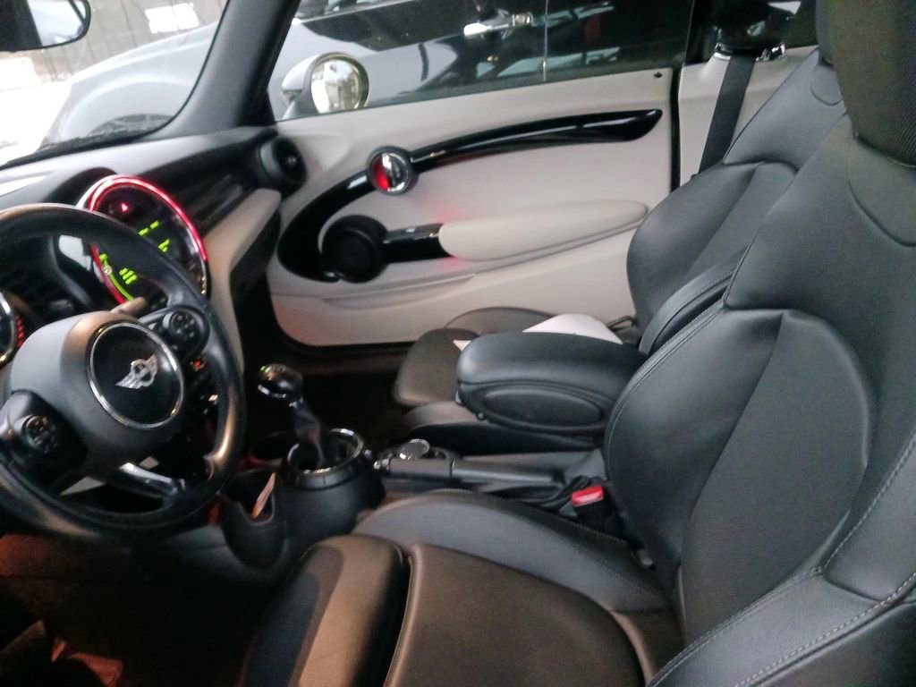 Used 2016 MINI Cooper S image 2