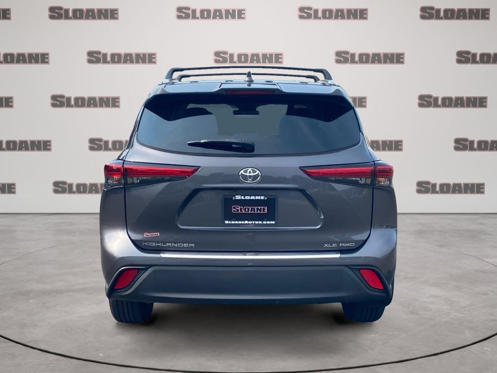Used 2023 Toyota Highlander XLE AWD/4WD image 4