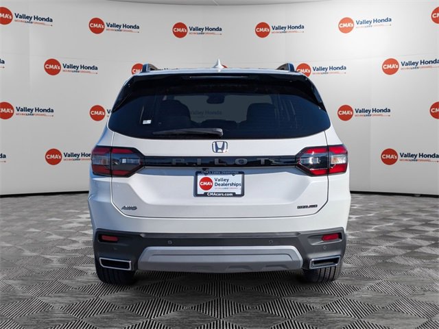 New 2025 Honda Pilot Touring image 6