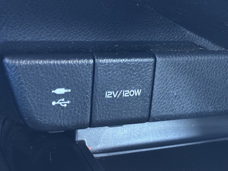 Used 2019 Toyota Camry LE w/ Convenience Package FWD image 10