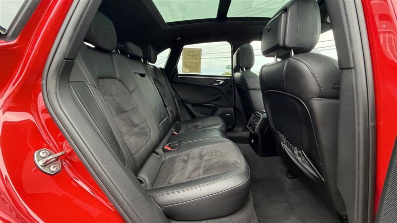 Used 2017 Porsche Macan GTS AWD/4WD image 44