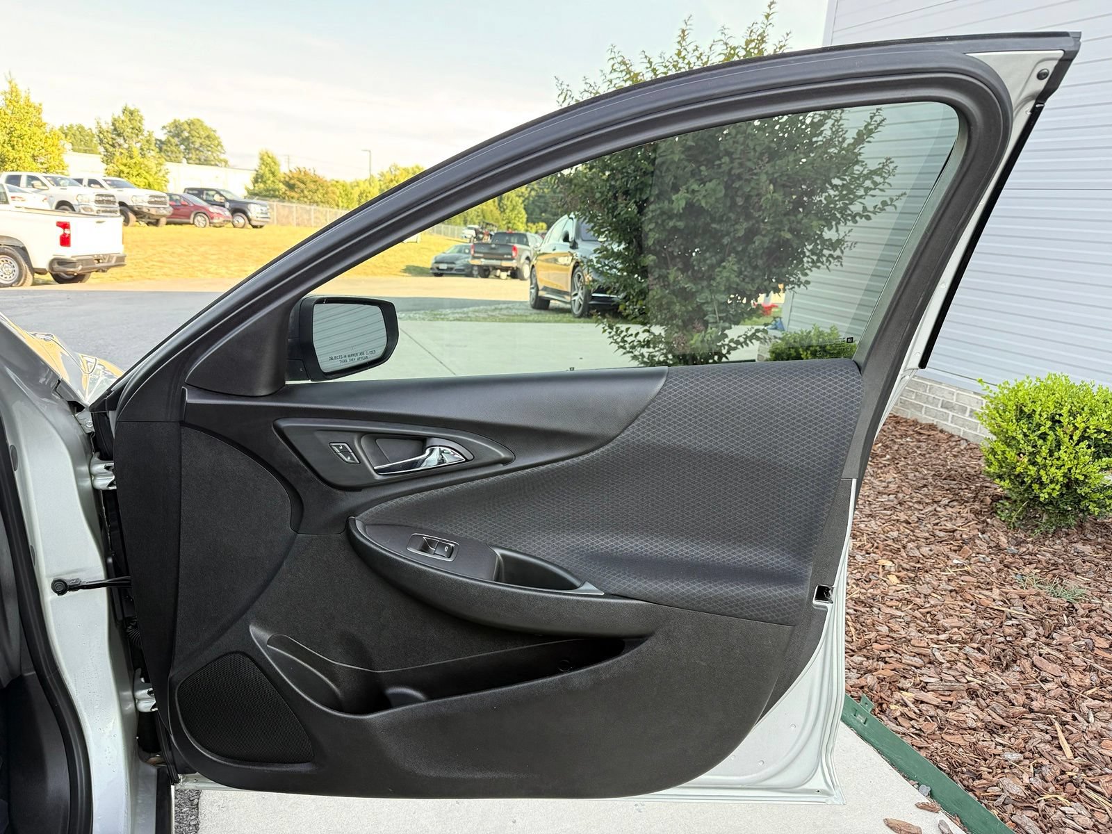 Used 2019 Chevrolet Malibu LS FWD image 21