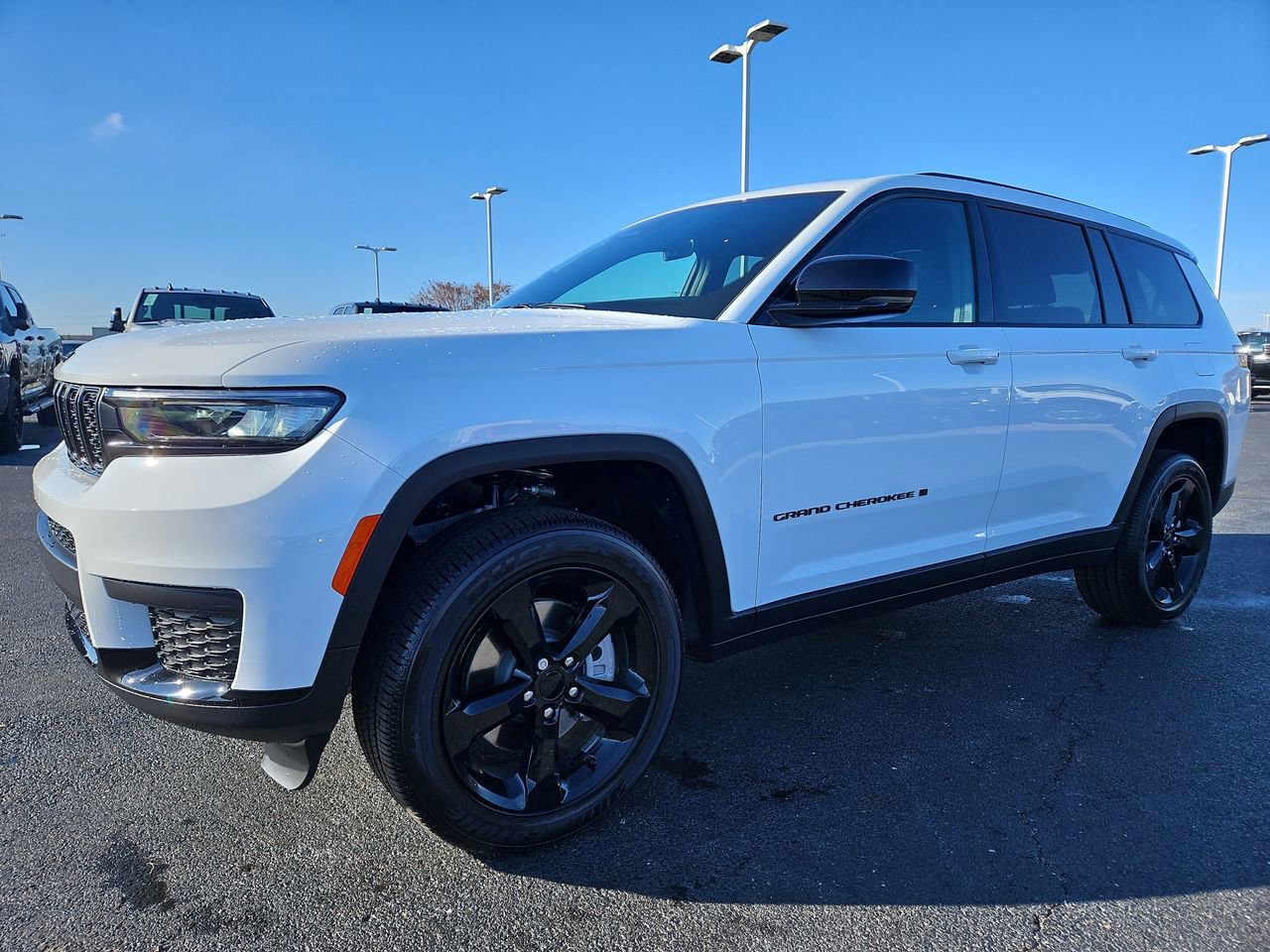 New 2025 Jeep Grand Cherokee L Altitude image 3