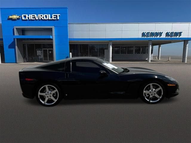 Used 2008 Chevrolet Corvette Coupe w/ Preferred Equipment Group RWD image 9