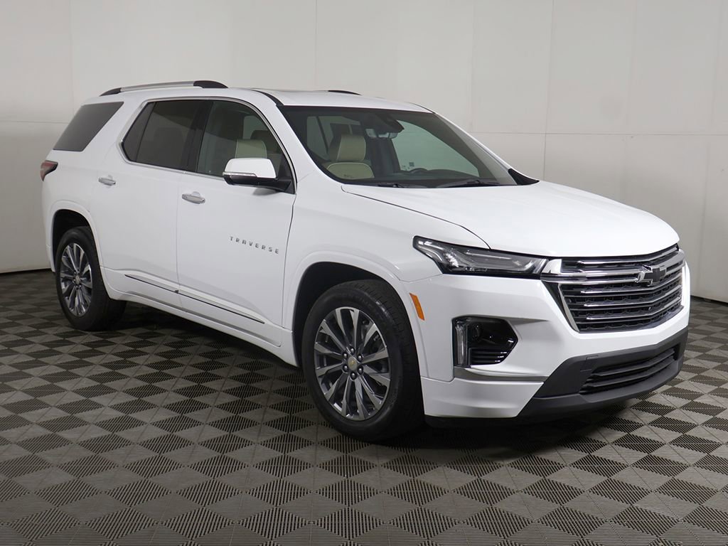 Used 2023 Chevrolet Traverse Premier AWD/4WD image 2