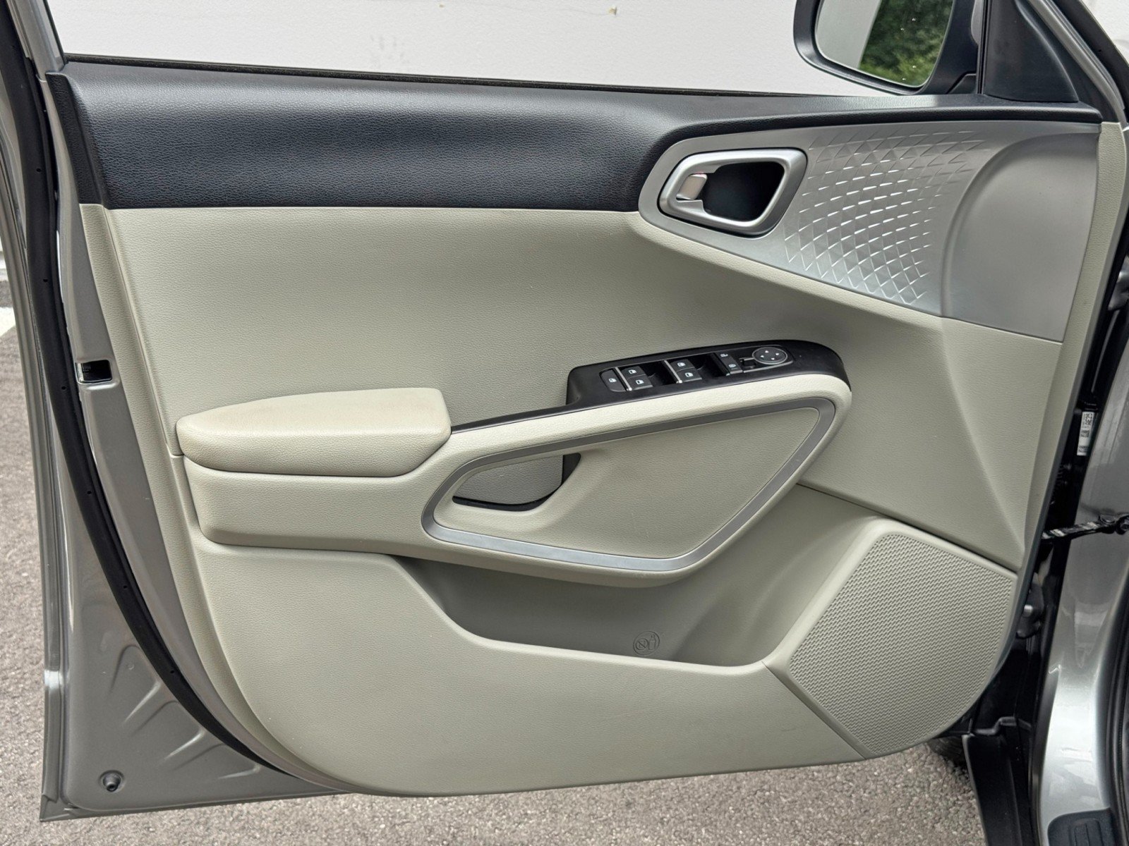Used 2023 Kia Soul LX w/ LX Technology Package FWD image 33