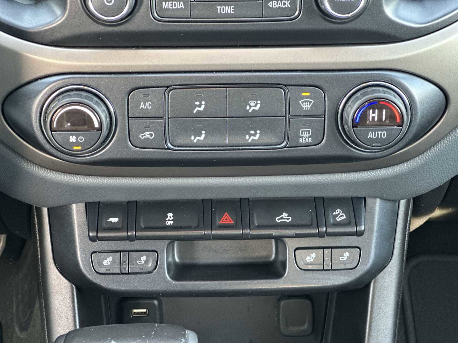 Used 2018 Chevrolet Colorado Z71 image 16