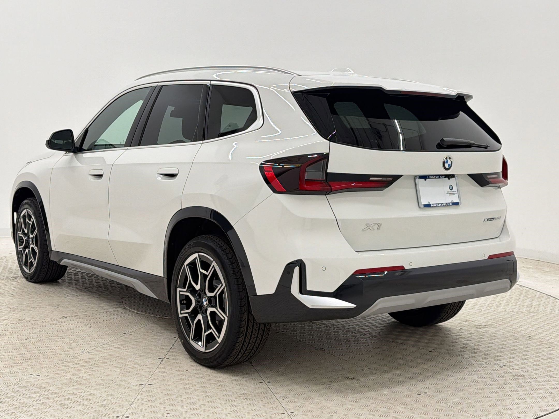 New 2026 BMW X1 xDrive28i AWD/4WD image 3