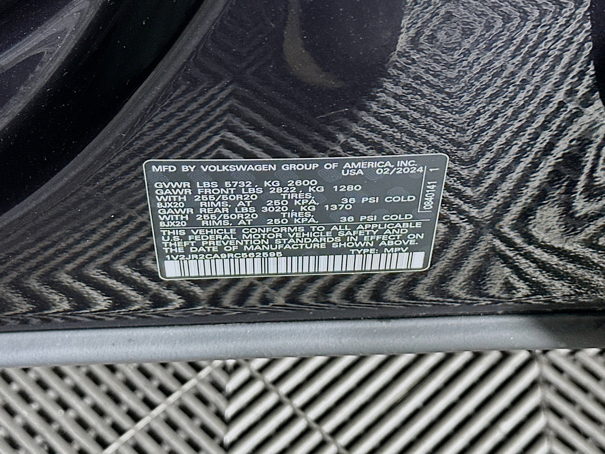 Used 2024 Volkswagen Atlas SE image 12