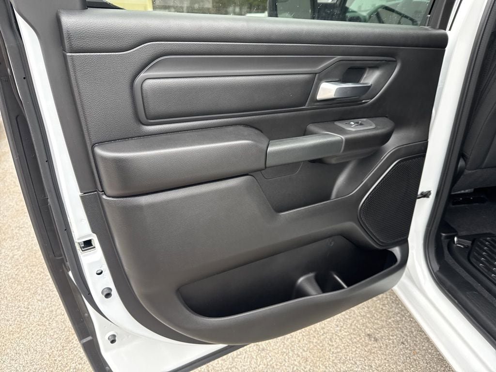New 2026 RAM 1500 Express AWD/4WD image 23
