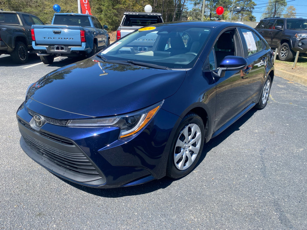 Used 2024 Toyota Corolla LE video 2