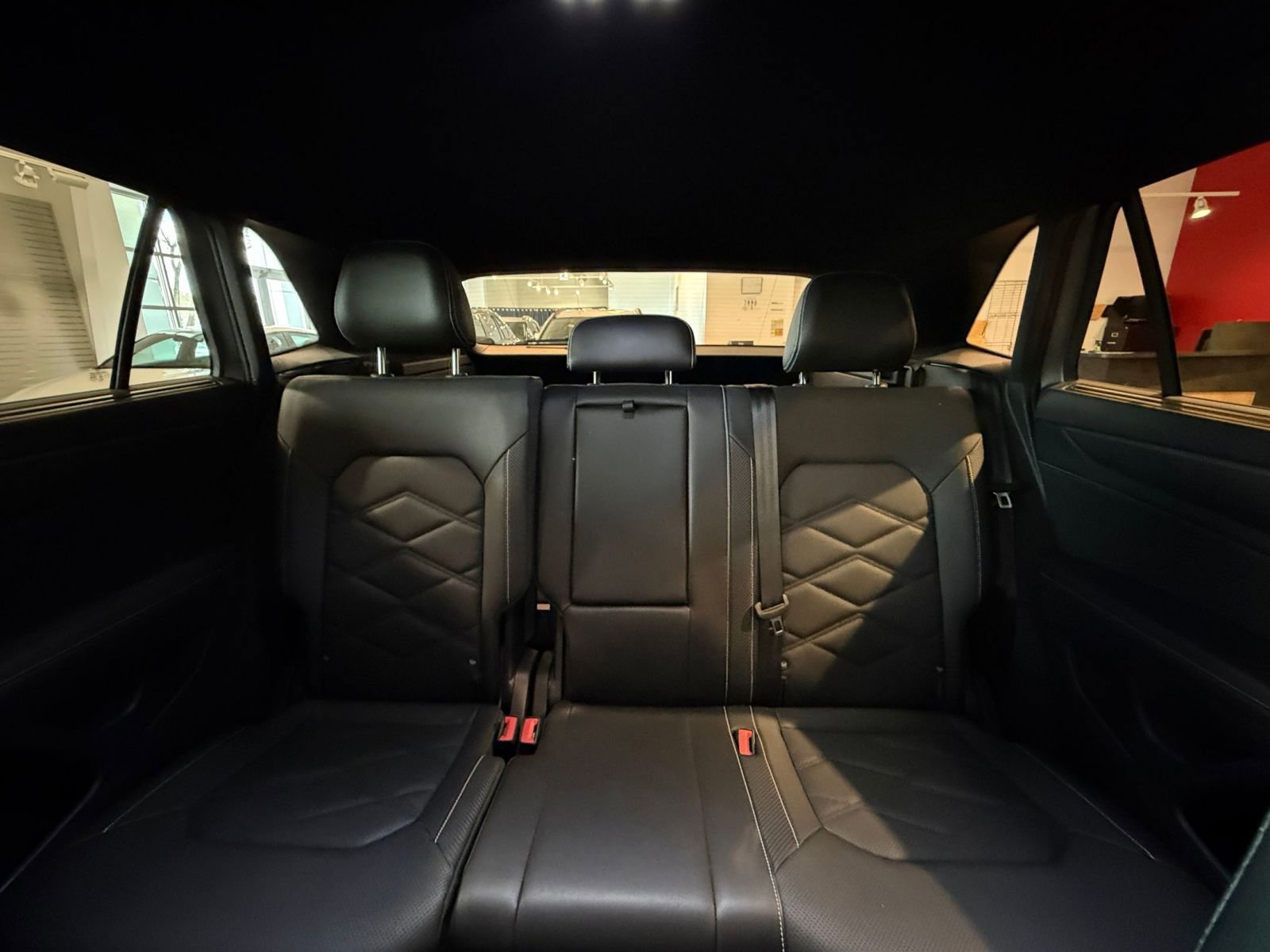 Used 2025 Volkswagen Atlas Cross Sport SE image 38