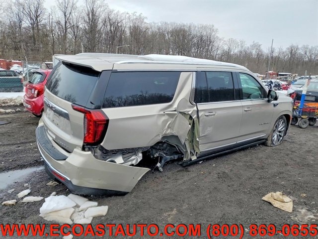 Used 2023 GMC Yukon XL Denali w/ Denali Reserve Package AWD/4WD image 2