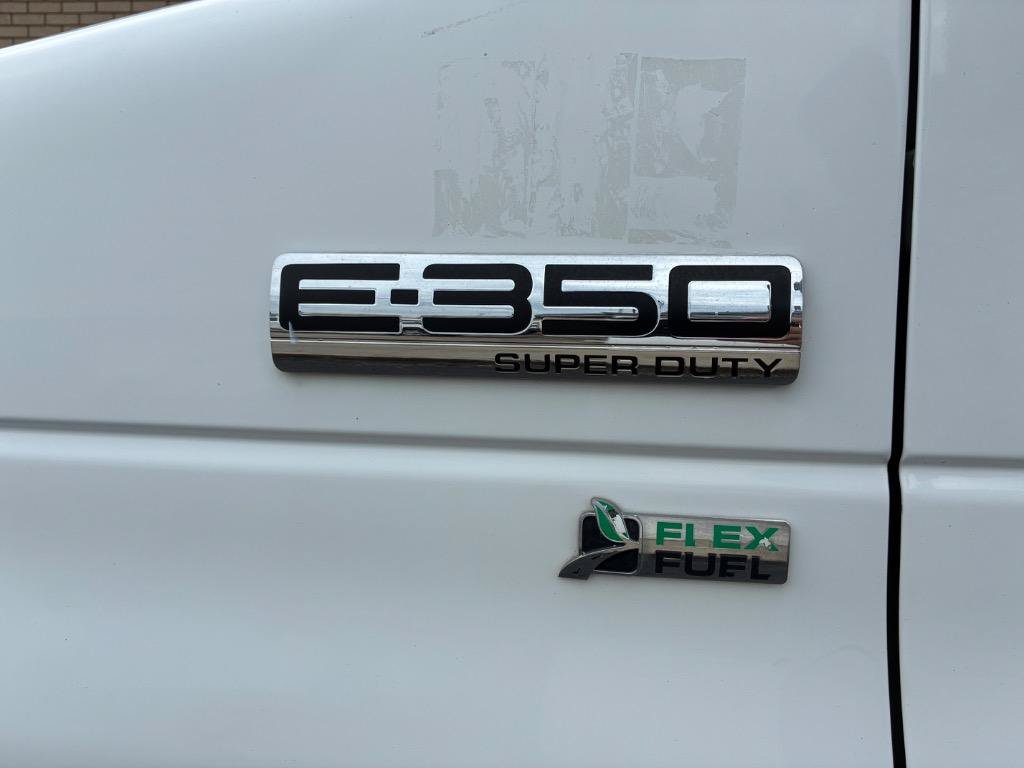 Used 2015 Ford E-350 and Econoline 350 Super Duty RWD image 22