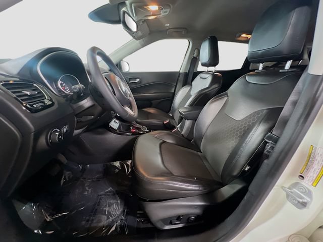 Used 2019 Jeep Compass Latitude FWD image 19