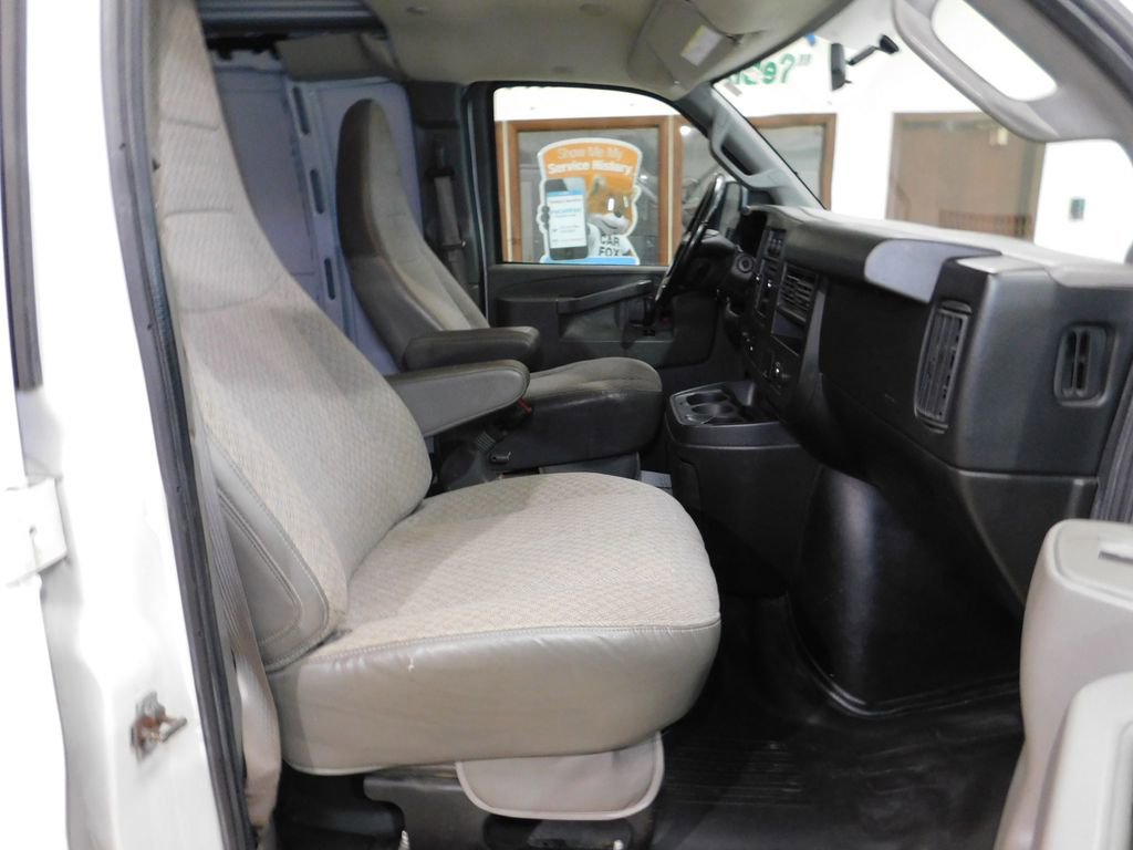 Used 2017 GMC Savana 2500 RWD image 75