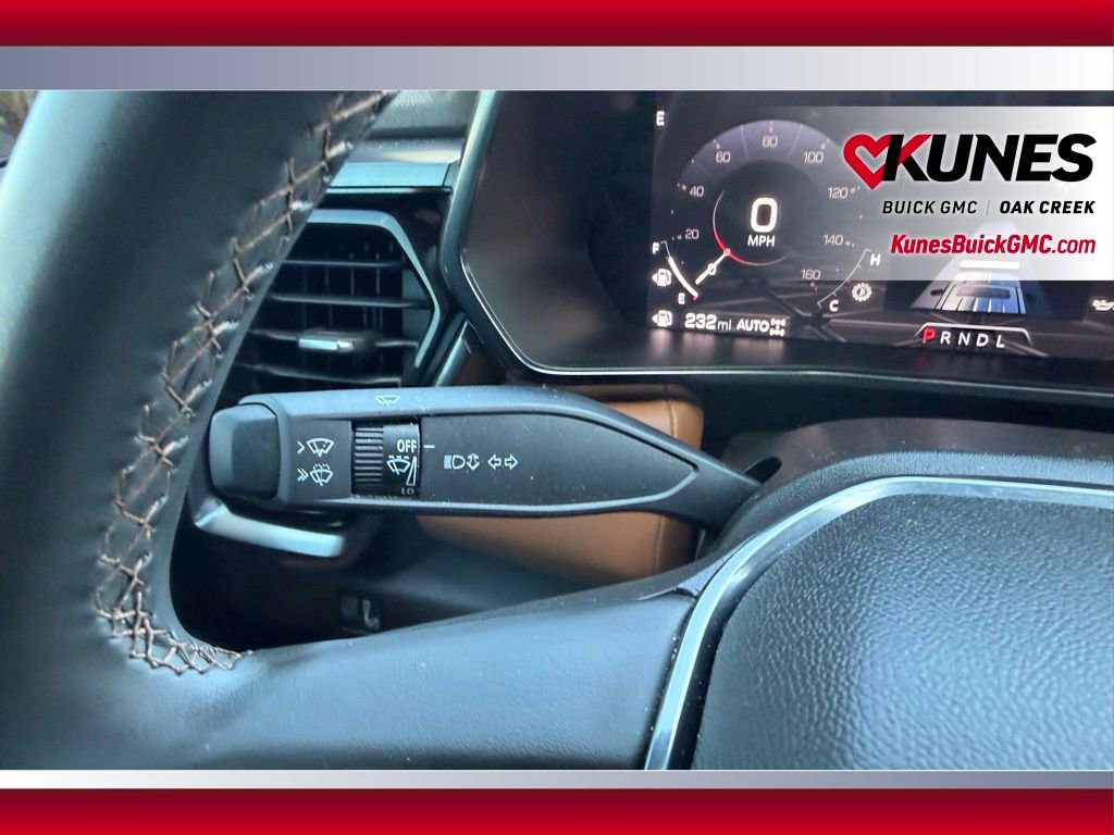 Used 2025 GMC Canyon AT4 image 11