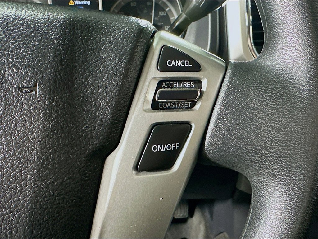Used 2018 Nissan Titan SV image 31