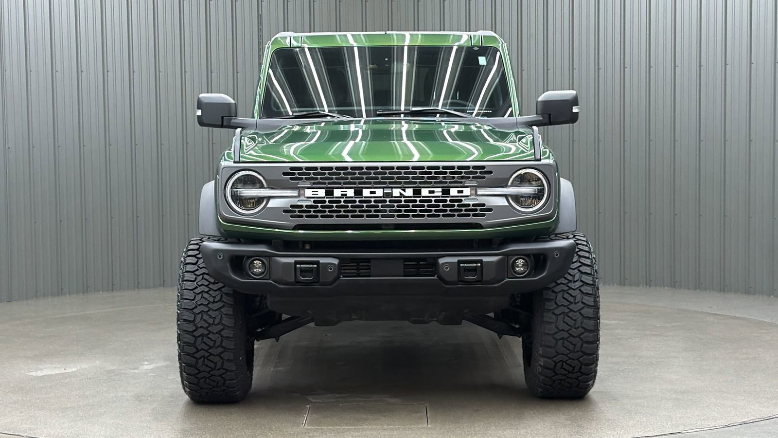Used 2025 Ford Bronco Badlands image 8