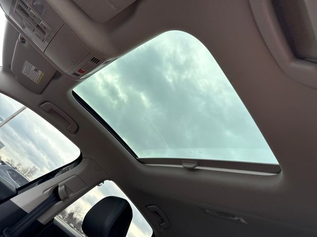 Used 2024 Volkswagen Jetta SEL image 24