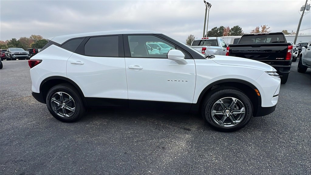 New 2026 Chevrolet Blazer LT image 4