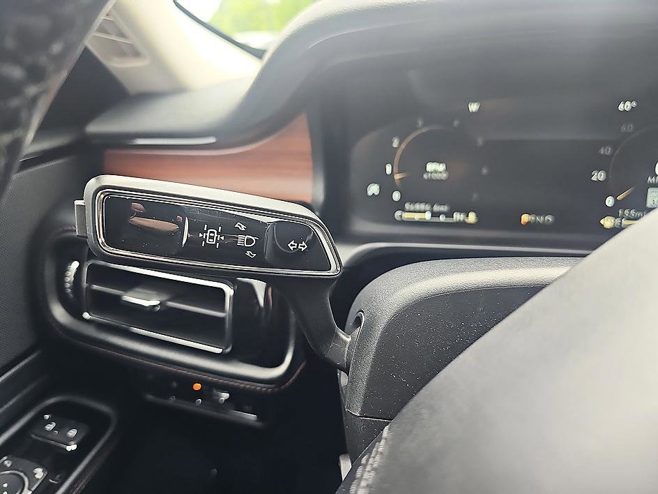 Used 2020 Lincoln Aviator Reserve w/ Elements Package Plus AWD/4WD image 19