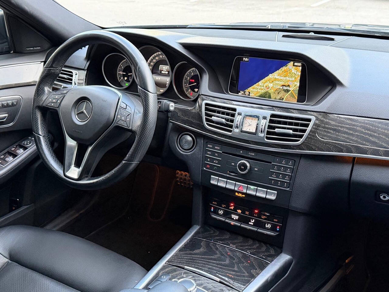 Used 2016 Mercedes-Benz E 350 Sedan w/ Premium Package image 15