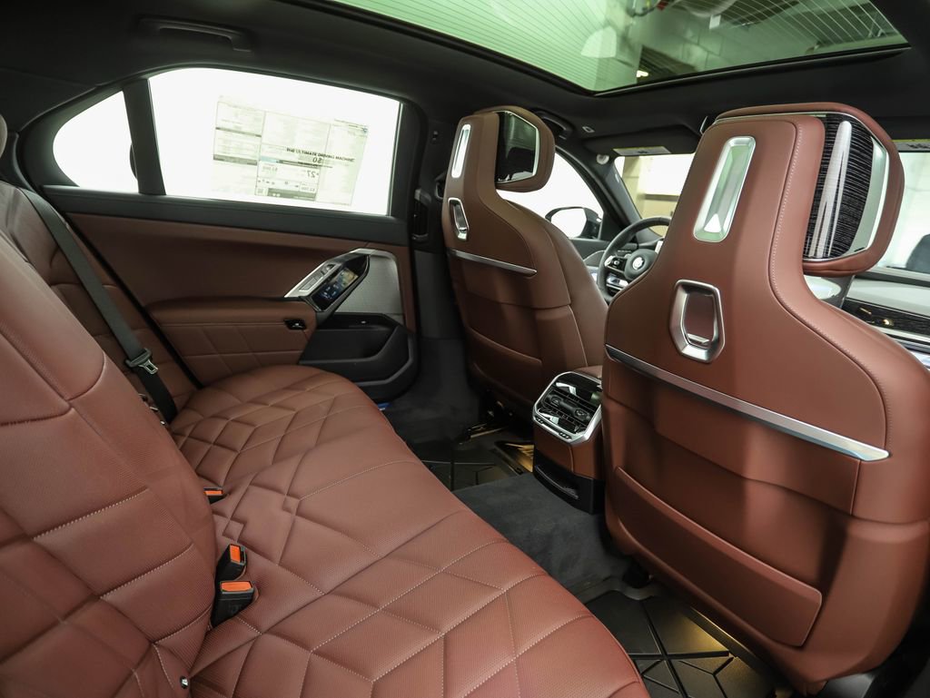 New 2026 BMW 740i xDrive w/ Premium Package image 26