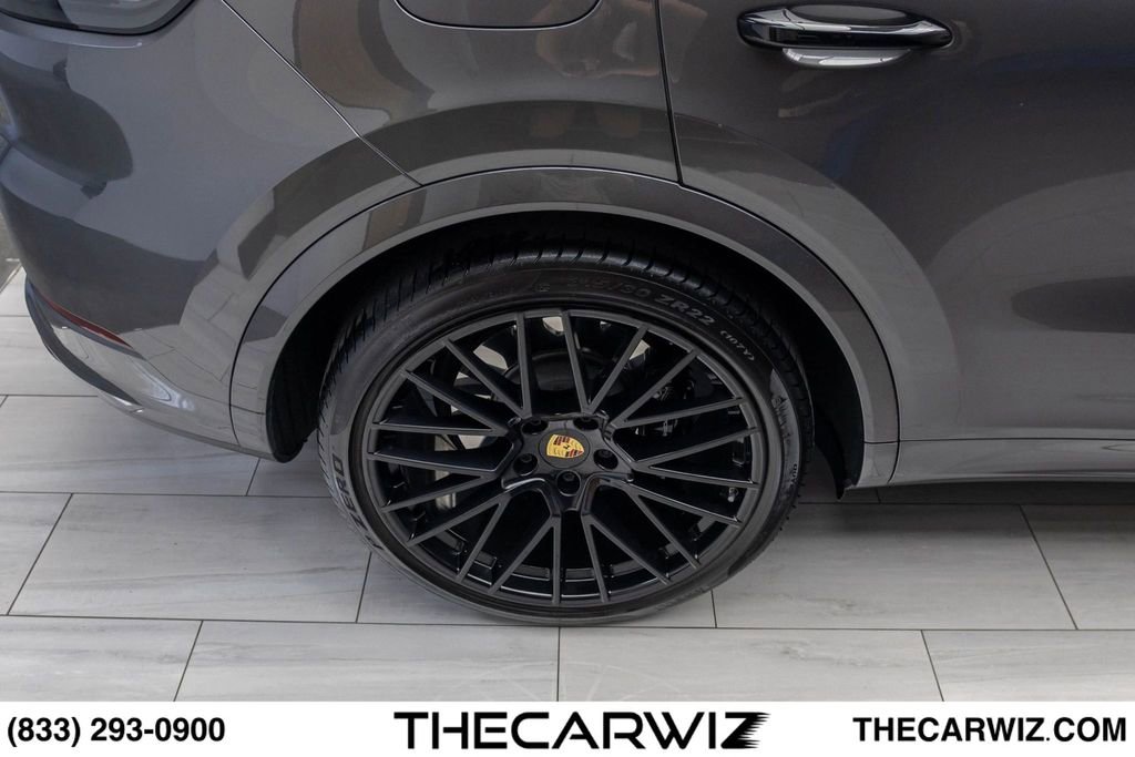 Used 2023 Porsche Cayenne Turbo AWD/4WD image 21