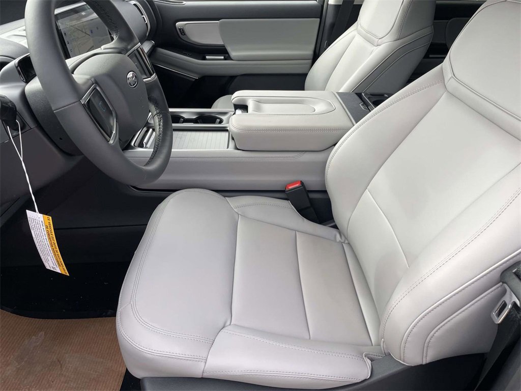 New 2026 Ford Expedition Active image 13