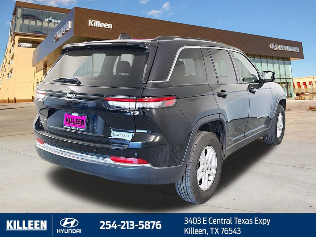 Used 2023 Jeep Grand Cherokee Laredo AWD/4WD image 8
