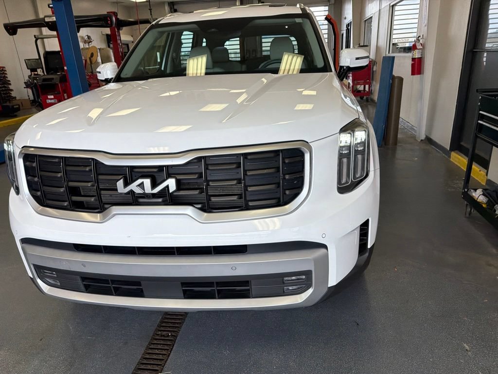 Used 2024 Kia Telluride AWD image 7