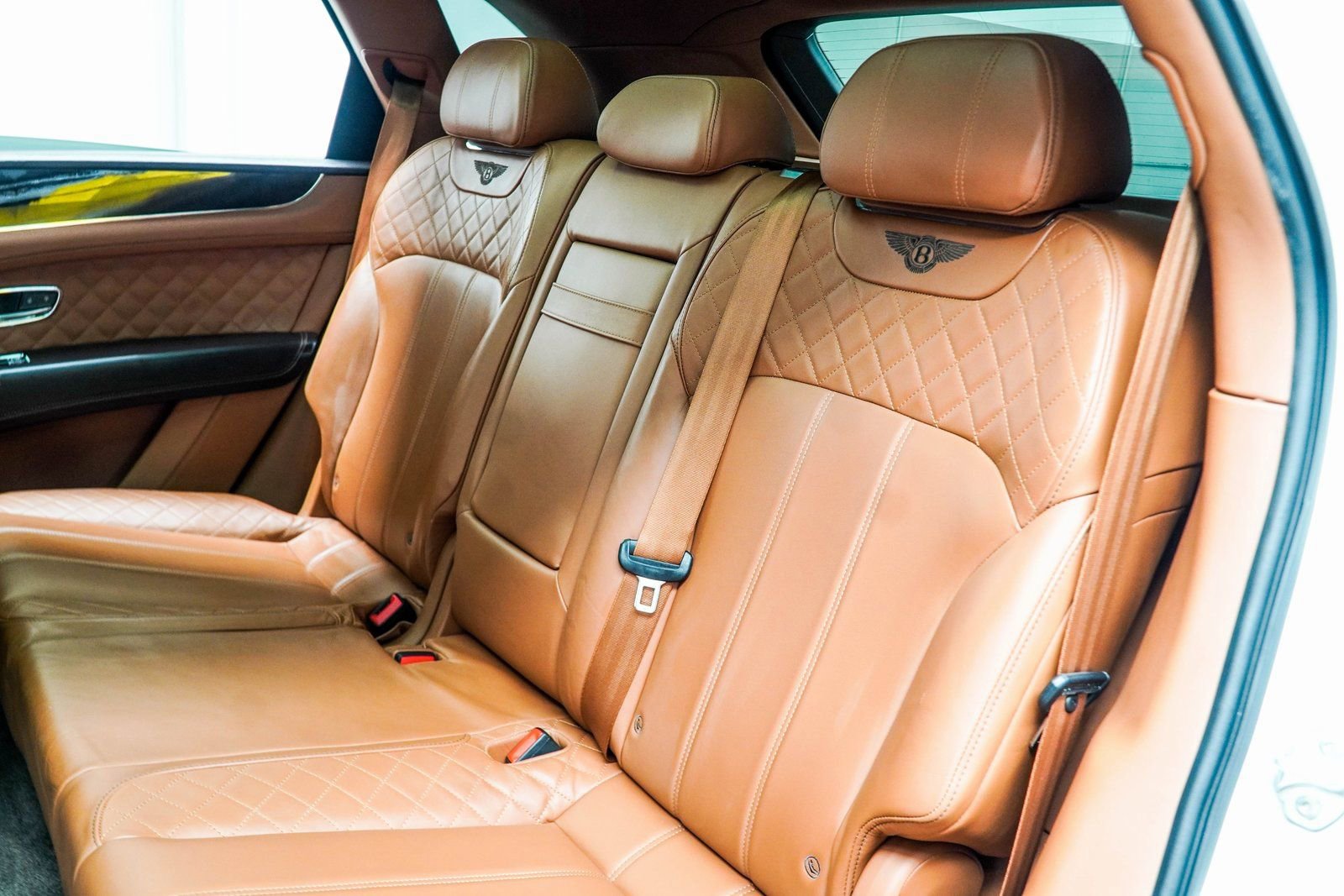 Used 2017 Bentley Bentayga image 49